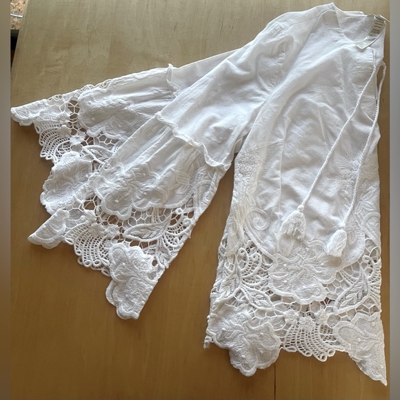 Chico’s White Blouse With Lace, Size 2 - Picture 4 of 8